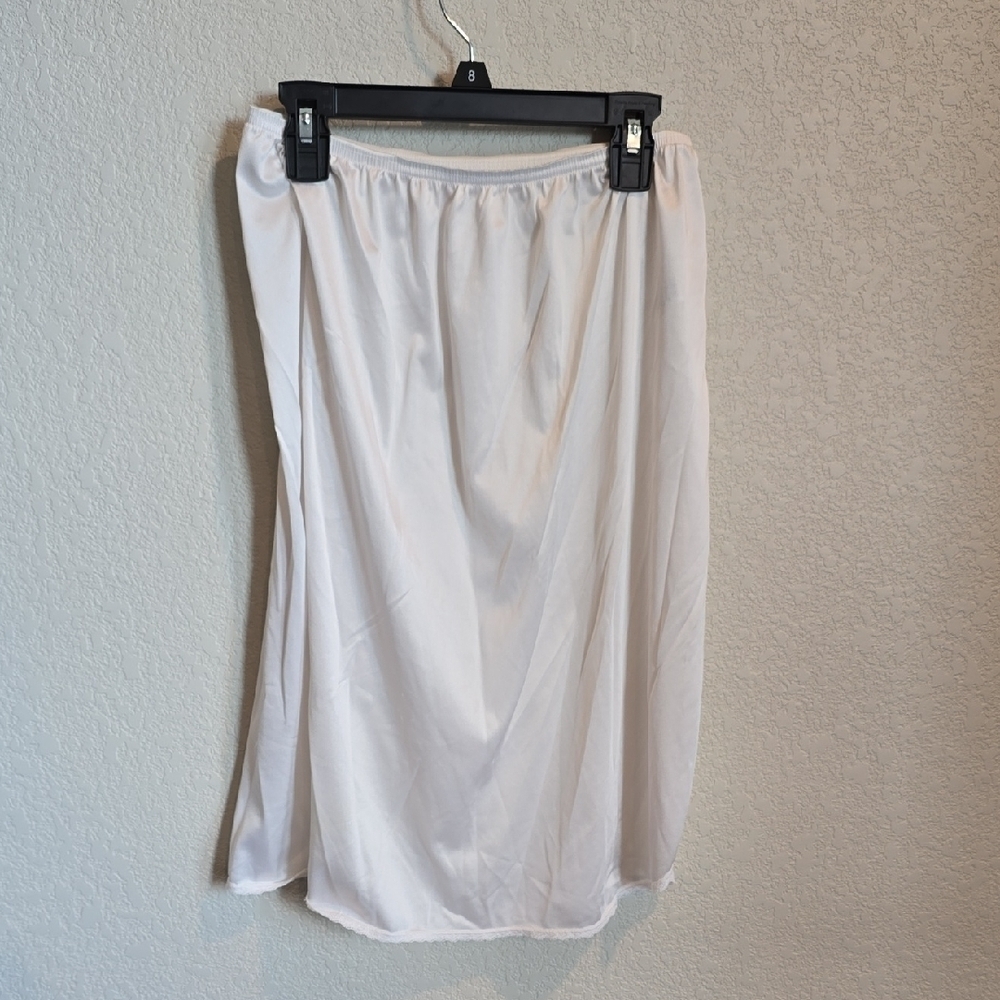 Vassarette Cream Knee-Length A-Line Skirt